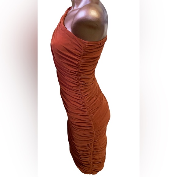 One Shoulder Ruched Bodycon - Picture 7 of 8